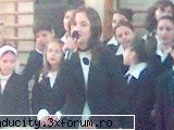 Poze - O fata care canta frumos: adica Adriana de la 7b - Poze !